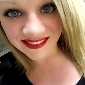 Meet your Posher, Abbie